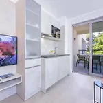 Beachfront Studio Tide Residence Srzic